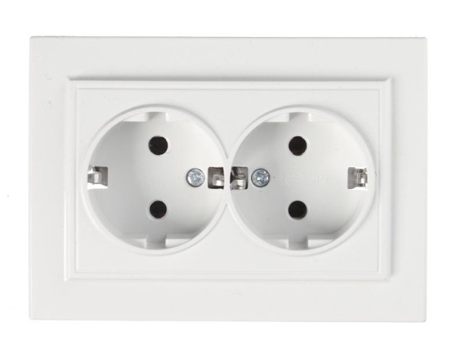 Розетка встраиваемая двойная с заземлением, 16A, пластик, IP20, цвет белый NETKO Optima Electric 5 шт Розетка встраиваемая двойная с заземлением, 16A, пластик, IP20, цвет белый NETKO Optima Electric 5 шт