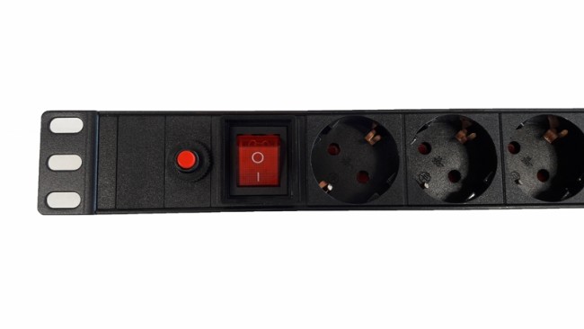 Блок розеток 19, 10-16A, 8 розеток (4 шт EU + 4 шт C13), без шнура, выключатель, с защитой, корпус металл, черный Блок розеток 19, 10-16A, 8 розеток (4 шт EU + 4 шт C13), без шнура, выключатель, с защитой, корпус металл, черный