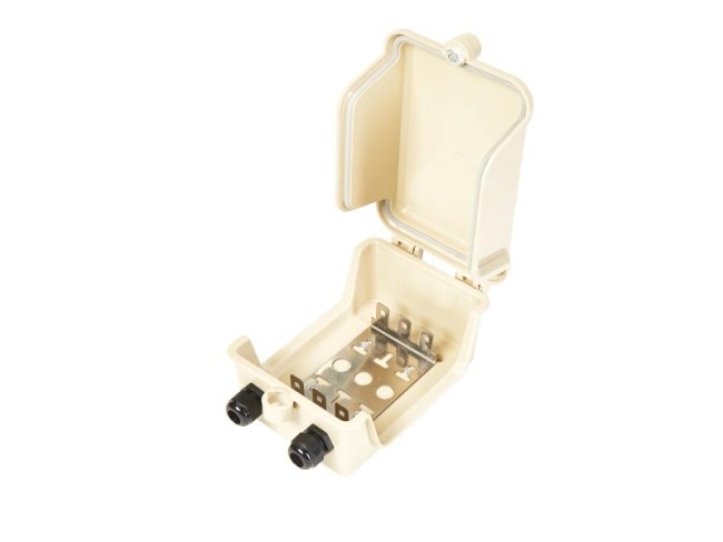 Коробка распределительная на 3 плинта с цанг-зажимом, наружная (В21см*Г8,8см*Ш13,7см), пластиковая, замок Коробка распределительная на 3 плинта с цанг-зажимом, наружная (В21см*Г8,8см*Ш13,7см), пластиковая, замок