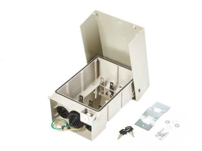 Коробка распределительная на 3 плинта заземленная, наружная (24*Г10*16,7см) Коробка распределительная на 3 плинта заземленная, наружная (24*Г10*16,7см)