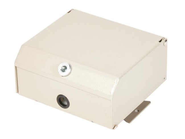 Коробка распределительная на 3 (макс d кабеля 10мм) плинта металлическая (12*13,5*7см), замок Коробка распределительная на 3 (макс d кабеля 10мм) плинта металлическая (12*13,5*7см), замок