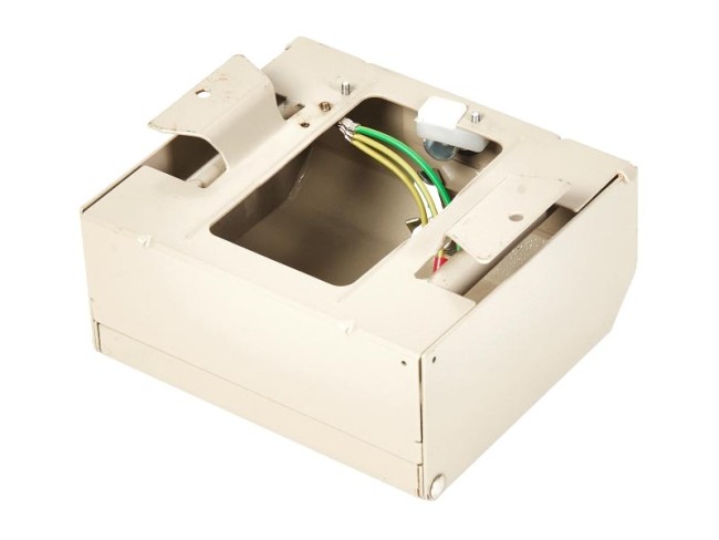 Коробка распределительная на 3 (макс d кабеля 10мм) плинта металлическая (12*13,5*7см), замок Коробка распределительная на 3 (макс d кабеля 10мм) плинта металлическая (12*13,5*7см), замок